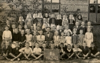 Witness in the top row, fourth from the right