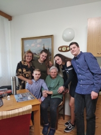 Pupils of Horníkova Primary School in Líšeň with Jaroslava Kvardová