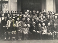 Mixed children's choir before the war - Adéla Bartoňová 2nd row from the bottom, first girl on the left (white dress, plaid shirt), Květoslava Bartoňová in the same clothes, third girl in the same row