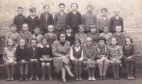 School photo from the fourth class