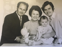 Husband and wife Spáčils with children Josef and Dagmar