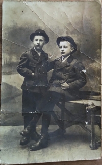 Alois Pohlreich with his brother Josef in Austria