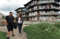 Jarmila Vaňová at work in a settlement