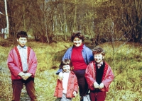 With his wife Blanka, son Petr (1962), Zdeněk (1965) and daughter Lucie (1969)