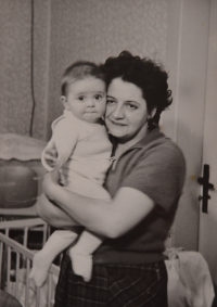 Bohumila Hofmannová with her daughter