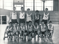 With the older pupils of Ústí nad Labem at the tournament in Bratislava. Kamil Brabenec is number 5 in the middle of the bottom row