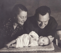 Zdeněk Susa with parents