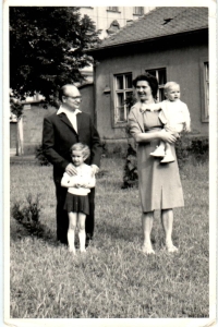 Pavol Tomašovič together with his older sister Ľudmila and parents.