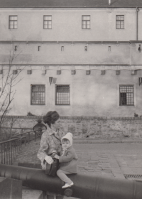 Dagmar Němcová with her daughter Iveta at Špilberk, 1968