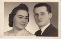 Agnes Eisler and Imrich Hecht, Eva's parents, wedding photo