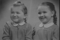 Nora and Eva Hecht as children