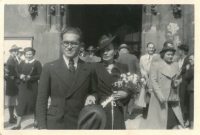 Svatební foto rodičů Petra Feldsteina, Valter a Božena, roz. Bláhová, 3.9.1938