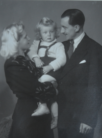 Jan Průša with his parents