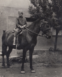 Antonín Konečný na koni, 60. léta 20. století