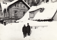 Manželka s tchyní, Vrchlabí, 1970