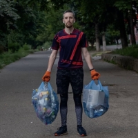 The photo was taken during a morning jog and garbage collection in 2020.