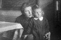 Milena Watsonová s maminkou v roce 1940