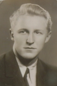 Maturitní fotografie, 1947