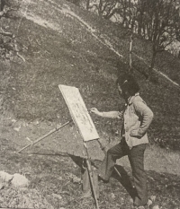 Antonín Vojtek během krajinných studií na Pálavě 