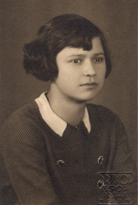 Teta Věra Světlíková, roz. Rambousková, 20. léta (autor František Drtikol)