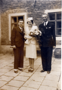 Wedding of sister Blažena, her husband Vilém Laštůvka, father Josef Kašlík, Příkazy, 1943