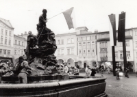 The so-called Krakonoš Fountain on the square in Trutnov at the time of the Velvet Revolution. A place that served as a "rhetorical
tribune"