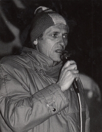 Aleš Bouda speaking during the events of the Velvet Revolution in November 1989 in Trutnov