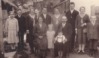 The Sulzer family, Ida Menzinger in the front row, second from the left, 1935