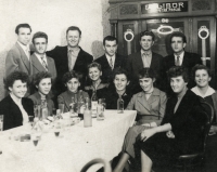 Sitting together in the pub U Petrečka 's in Lodenice, orchestrion in the background. From left are Karel Volný, Jaroslav Losert, Alois Saltzman, Mr. Kružberský, Mr. Petreček, Stanislav Losert, mid-1950s
