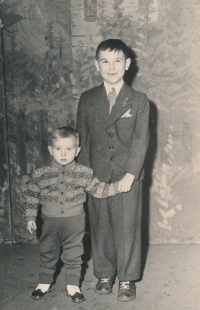 Emil Pejša with his brother Stanislav, 1957