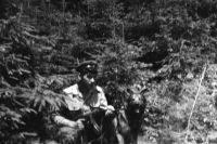 Jiří Kašlík with his dog Liston on reconnaissance, military service in Třech Sekery near Mariánské Lázně, ca. 1968/1969