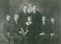 Children of grandfather Václav Petrželka in 1910