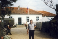 Tomáš Tichák na české základně v Kosovu, 1999