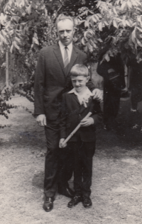 Se synem, první svaté přijímání, 1969