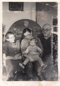 Juliana Jirousová s Martou a rodiči