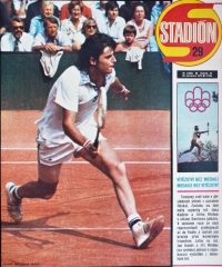 Snímek Jiřího Hřebce na titulní straně sportovního časopisu Stadion v roce 1976, rok po postupu Československa do finále Davis Cupu. Snímek pořídil Miroslav Skála