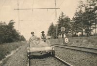 Oldřich Finger, Tomáš Finger's father, worked in Germany during the Second World War on the railway. On the right of him is his father, the grandfather Bohumil