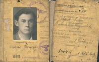 Employee card of Oldřich Finger, the witness's father, from the time when he worked in Germany for the Reichsbahn during the Second World War