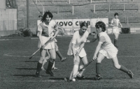 Alena Mejzlíková (first from left) in the jersey of Slavia in 1979 during a first league match in Eden, Prague