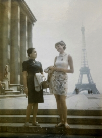 Anna Fodorová with Lenka Reinerová in Paris, 1966