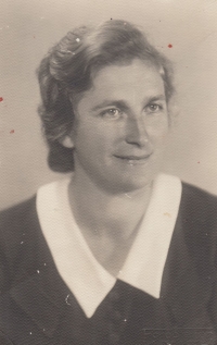 Kristína Kmochová, matka pamětnice, 50. léta