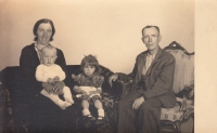 František Jankovský with his sister and parents, 1948