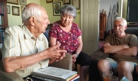 The witness with his wife Hana and Horst Moudry, a Frýdlant German with whom they became friends as neighbours, in June 2021, during the filming of an interview with Horst Moudry at the Vít family home