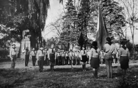 U příležitosti 50. výročí vzniku Československa vysadili frýdlantští skauti v městském parku 28. října 1968 „Lípu svobody“, pamětník zády drží československou vlajku (v pozadí je ještě pomník padlým v 1. světové válce, většinou německé národnosti, který byl později přemístěn na hřbitov)