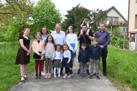 Jan Skalla with grandchildren and great-grandchildren - 2023