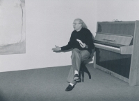 Jaromír Zemina at the discussion after the exhibition in Klatovy (1990s)