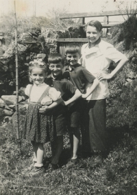 The Němeček children at the mill - Dáša, Václav, Jaromír, Josef