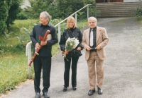 Ervín Kukuczka with Alfréd Strejček and Jitka Molavcová after the literary band Putování za duší (Wandering for the Soul), Nekoř, 2000