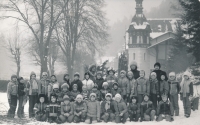 Lýdia Mamulová jako vychovatelka na škole v přírodě, 1985