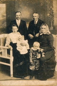 Grandparents Peštovi (baby is the father, older child is uncle Bohumil)